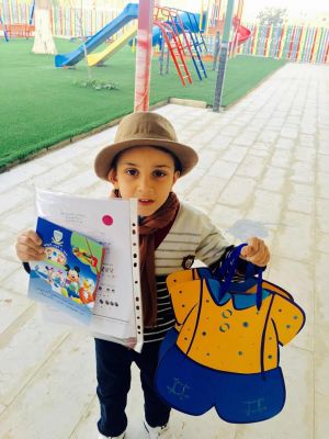Delivery of the end of the first semester of kindergarten children certificates