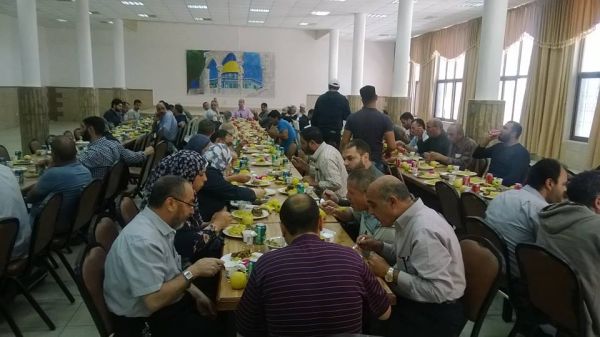 مأدبة غداء لموظفي المؤسسة