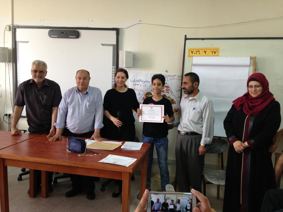 تكريم الطلبة الفائزين في مسابقة القراءة