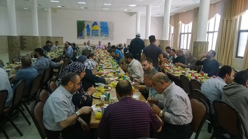 مأدبة غداء لموظفي المؤسسة